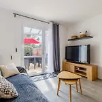La Blanche - Terrasse - 500m بيت للعطل *